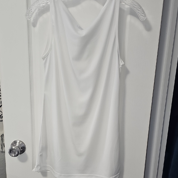 KEREN hart Classic White Tank Top - Picture 4 of 4